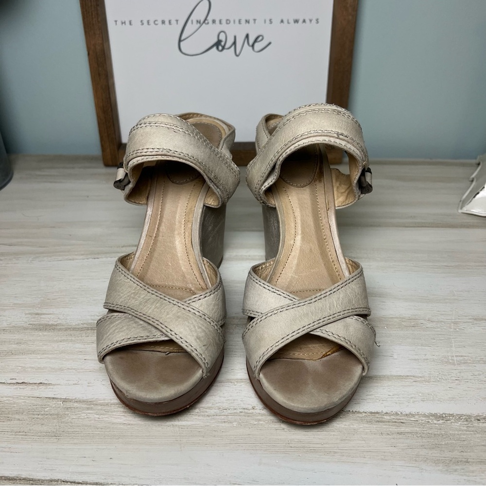Frye Alexa Criss Cross beige suede wedge  Sz 8.5